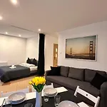 Apartman The M O D E R N C I T Y Spot *