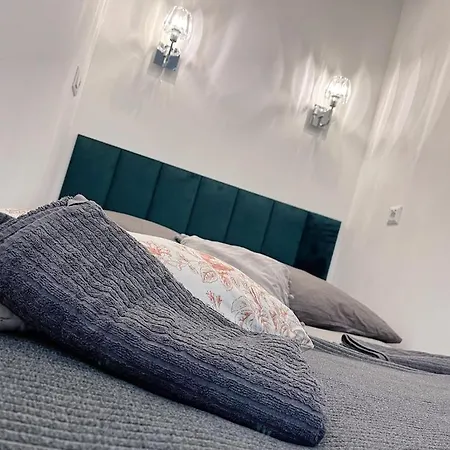 The M O D E R N C I T Y Spot Apartment *
