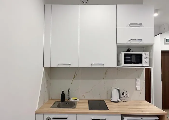 The M O D E R N C I T Y Spot